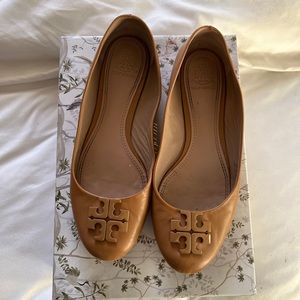 Tory Burch flats in tan